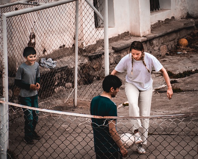 主优化词：塞维利亚客场几百强敌，表现出色